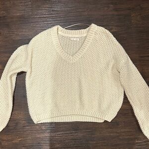 La Hearts Cream V-Neck Sweater